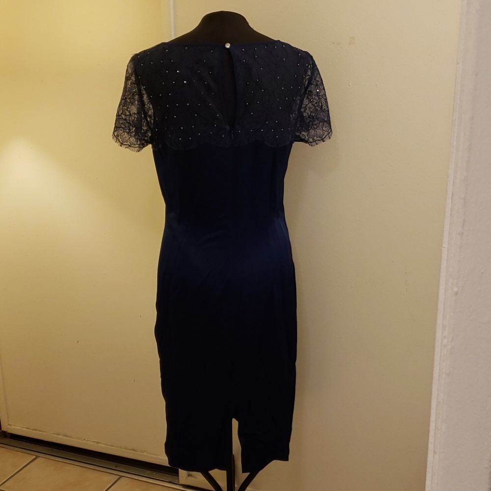 Dress - Picture 8 of 8